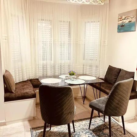Villa Dublex 3bedroom In Center Kyrenia 200meter To Sea & Swimming *
