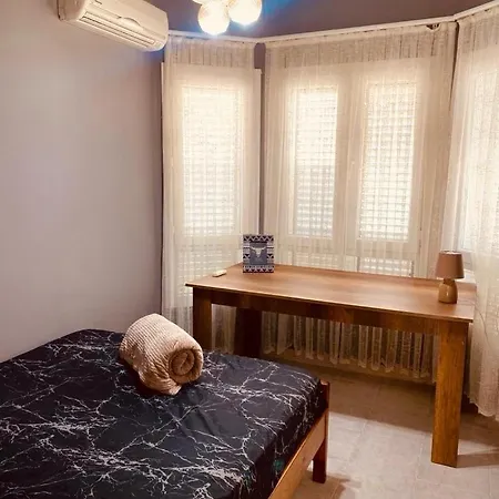 Villa Dublex 3bedroom In Center Kyrenia 200meter To Sea & Swimming *